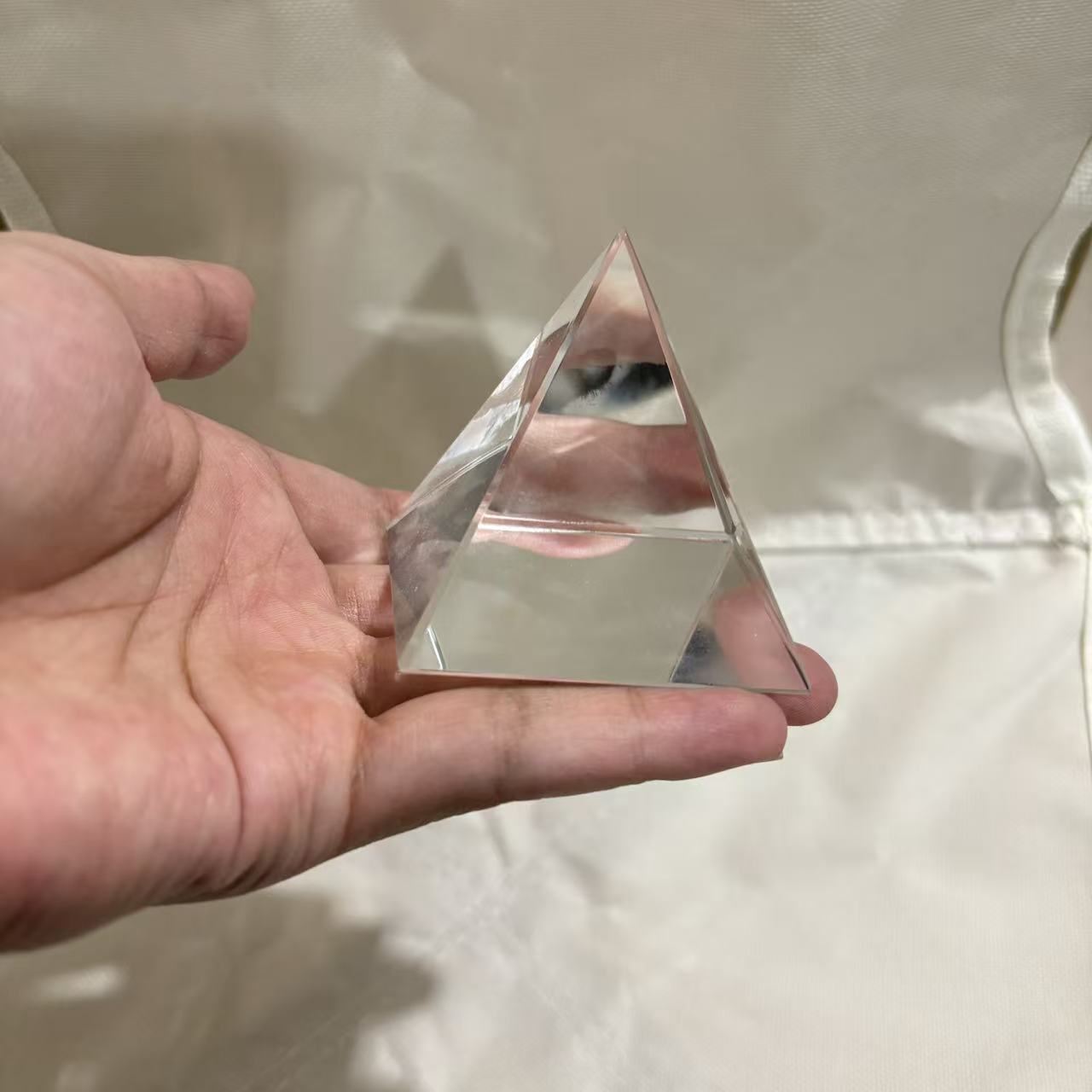 40mm/60mm Quadrangular Pyramid - đánh giá và giá Photography Lighting Test