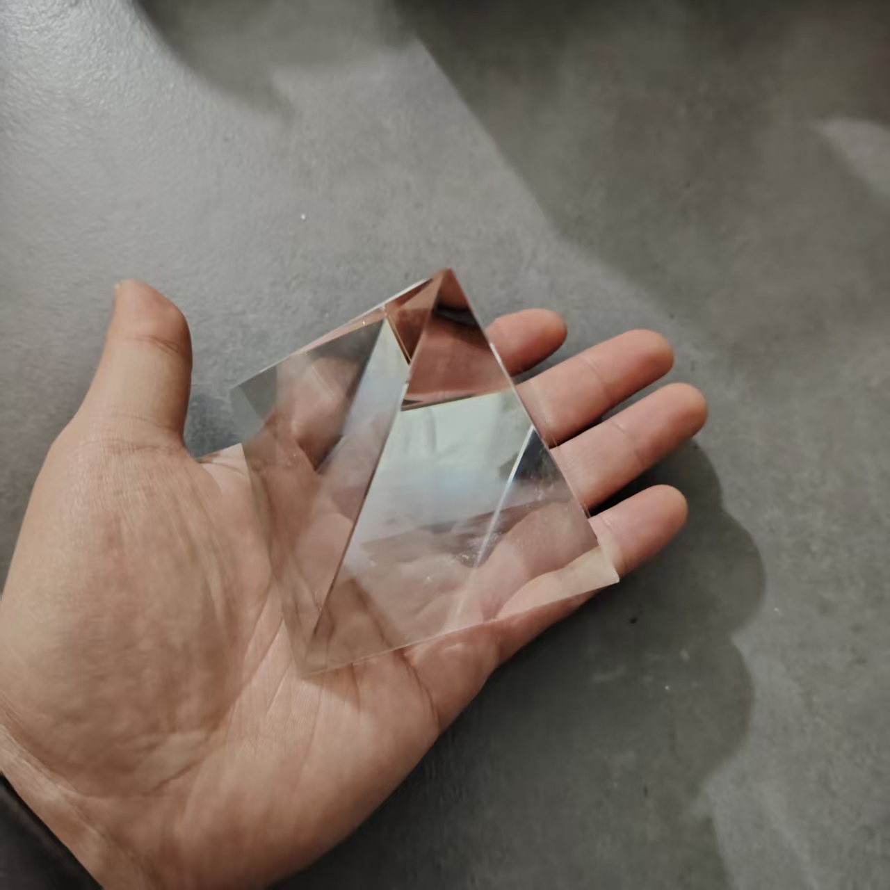 1PC 80mm Quadrangular Pyramid  - đánh giá và giá Photography Lighting Test