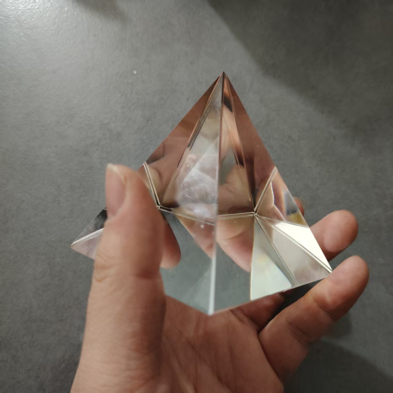 1PC 80mm Quadrangular Pyramid  - đánh giá và giá Photography Lighting Test